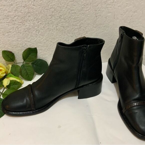 Brighton Lonnie Black Leather Cap Toe Zip Up Block Heel Ankle Boots Women's 9 N - Picture 7 of 13